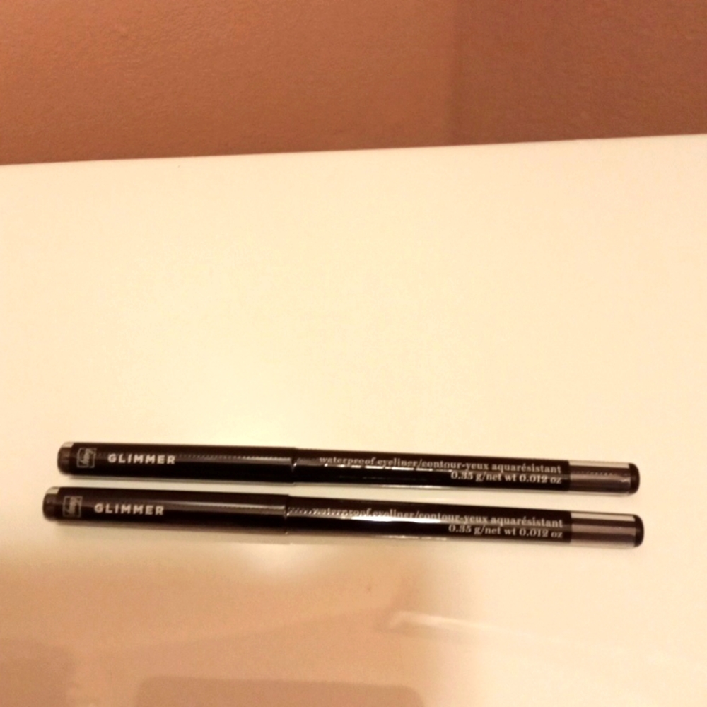 Avon Glimmer Waterproof Eyeliner in Blackest Night